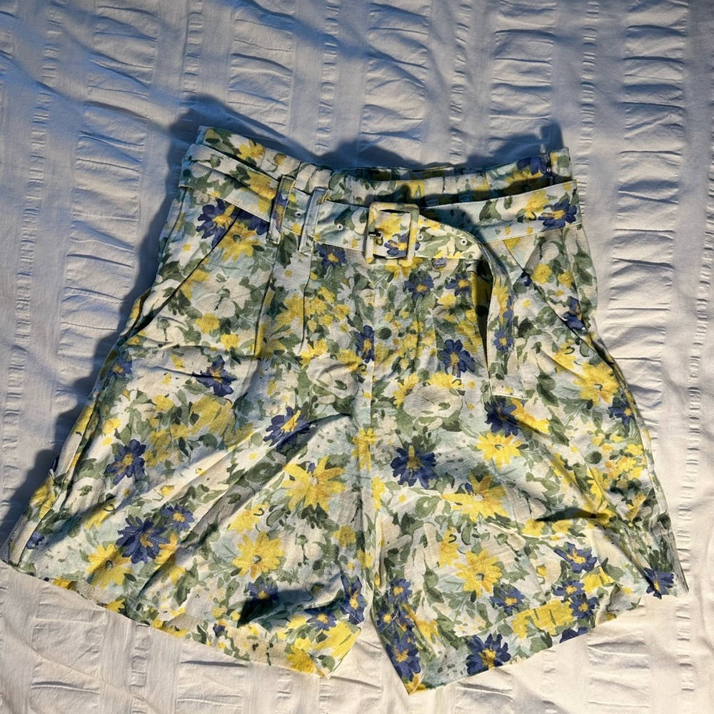 A&F Linen Floral Belted Shorts
